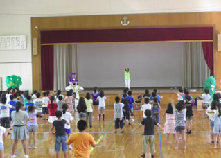 佐賀県唐津市立西唐津小学校での「みどりのカーテン効果測定講座」