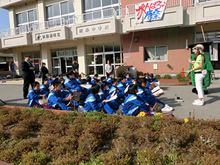 気仙沼市立唐桑中学校での「みどりのカーテン植え付け出張講座」