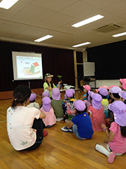 交野市立第二幼児園での「みどりのカーテン植え付け出張講座」